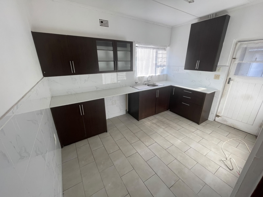 To Let 3 Bedroom Property for Rent in Pinelands Western Cape